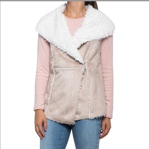 🆕 dylan Shaggy plush Faux-Suede Vest Cream and tan size large